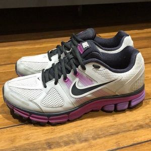 Women’s Nike Pegasus 28 sneakers